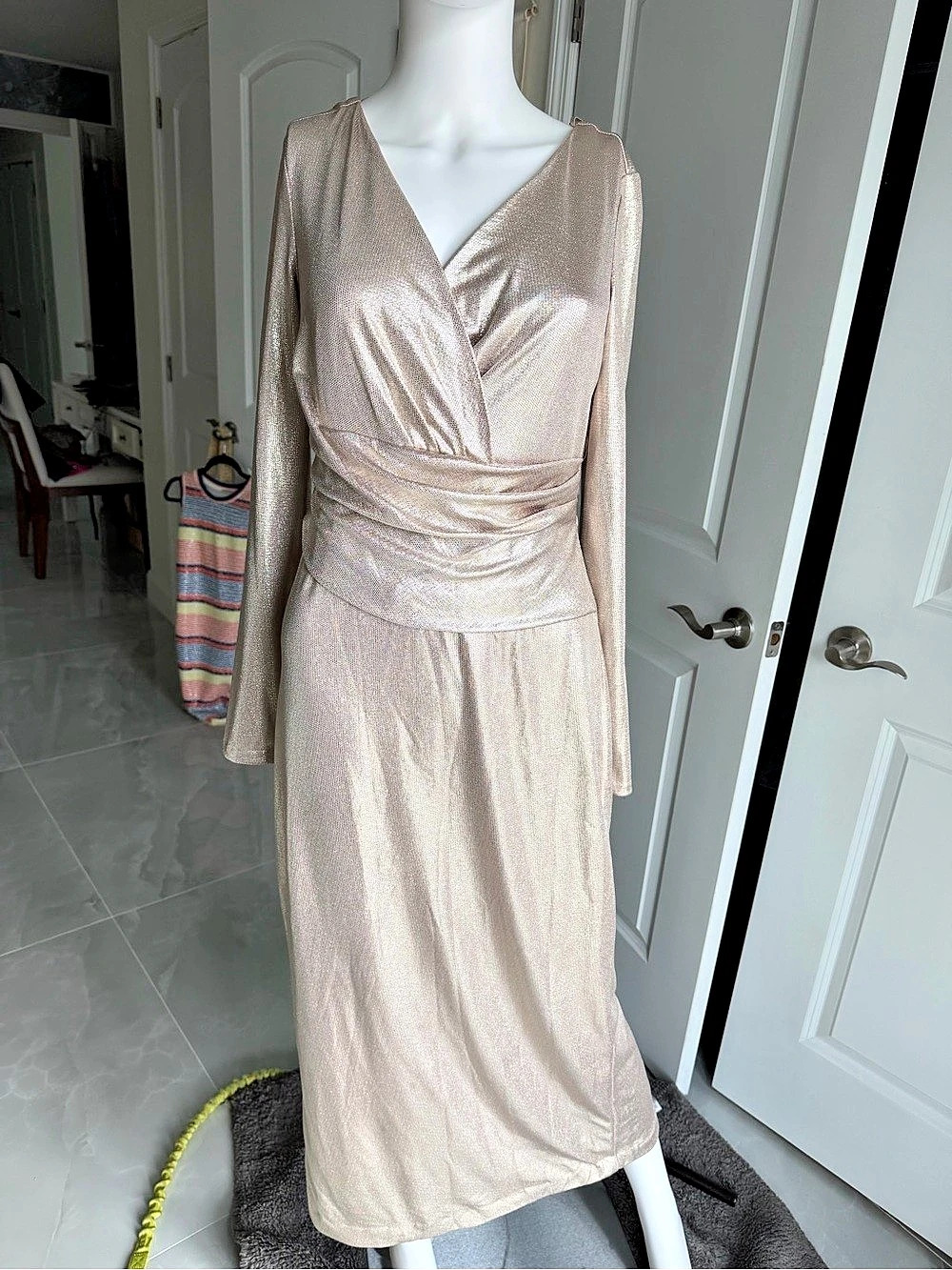 NWOT Eliza J Long Sleeve Dress